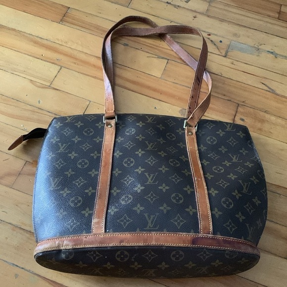 Louis Vuitton authentic Babylone Monogram Tote with Gold Hardware - Picture 2 of 9